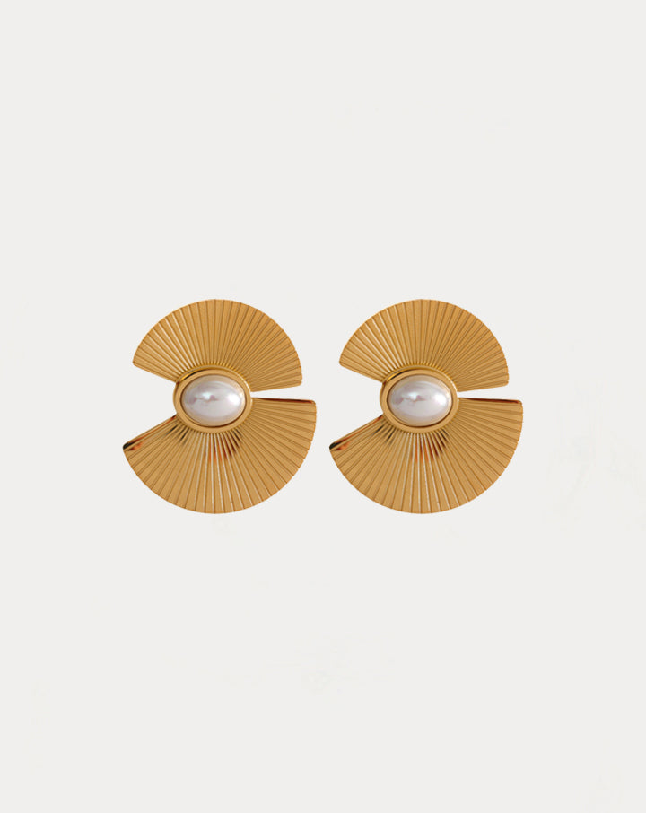 Leigh Ribbed Pearl Earrings